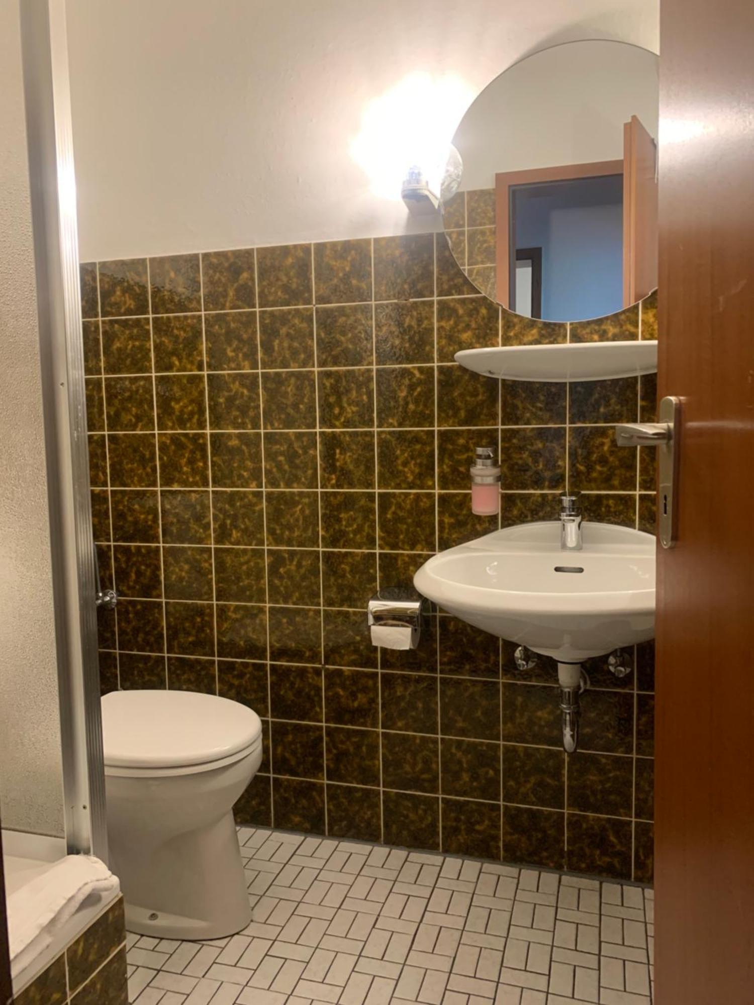 Hotel Calenberger Hof Wennigsen Eksteriør bilde